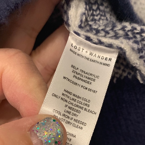 Lost + Wander Navy and Gray Floral Sweater M/L. NWOT - Picture 4 of 8